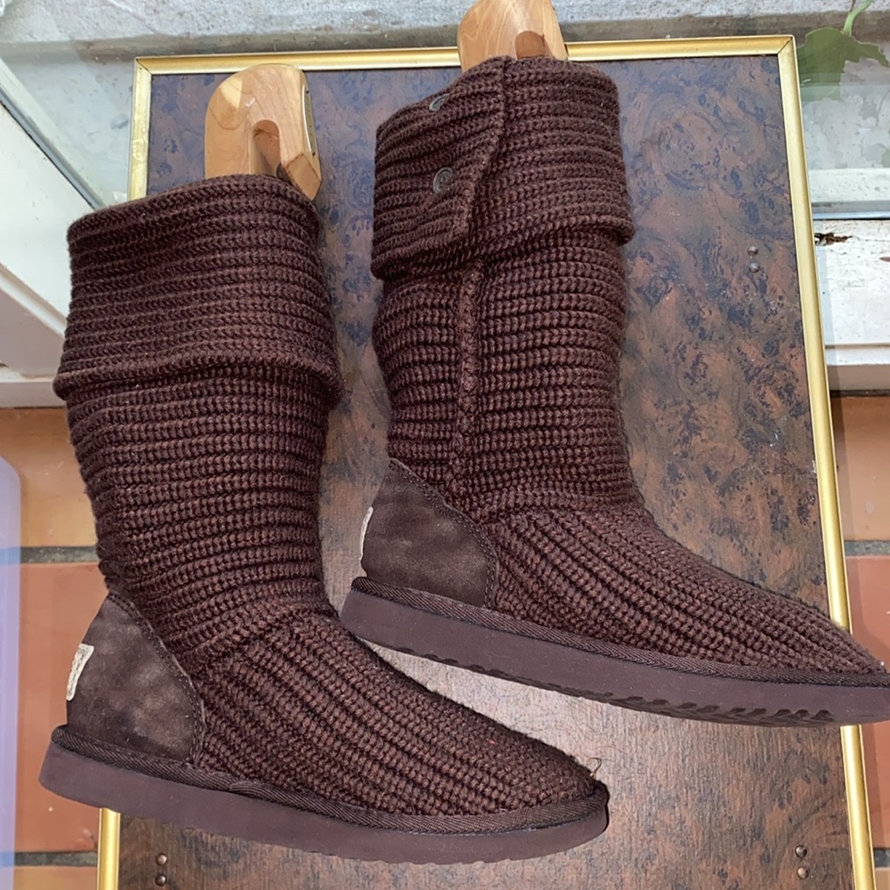 UGG Classic Cardy brown Button-Up Boots #5819 size 7 - Picture 3 of 8